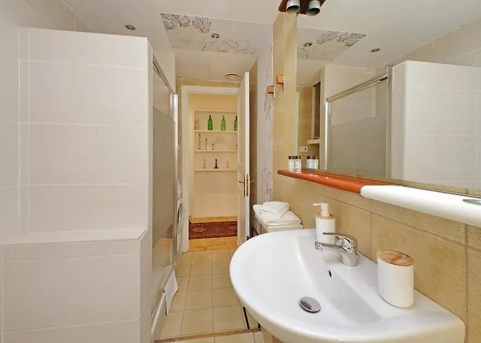 Luxury Vatican White House Appartement